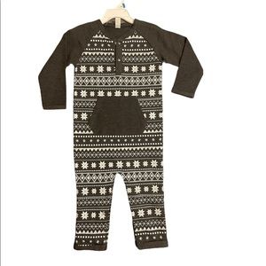 New no tag. Petit Lem grey snowflakes romper size 24m